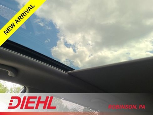 Used 2017 Hyundai Santa Fe AWD w/ SE Ultimate Tech Package 03 image 12