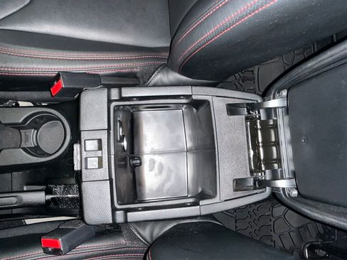 Used 2017 Jeep Wrangler Unlimited Rubicon image 26