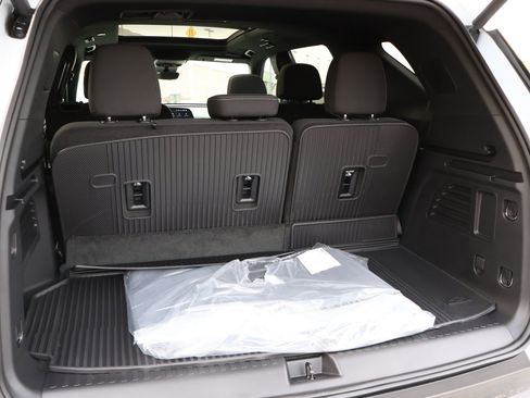 New 2026 Chevrolet Traverse LT w/ Sun and Wheel Package image 23