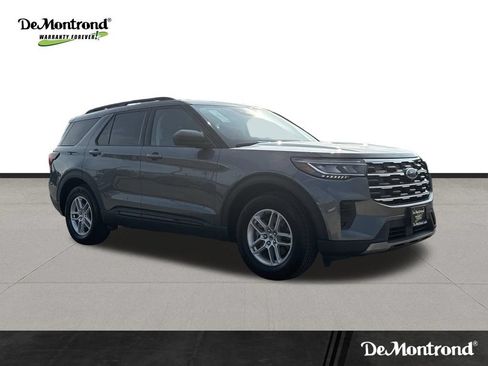 New 2026 Ford Explorer Active RWD image 3