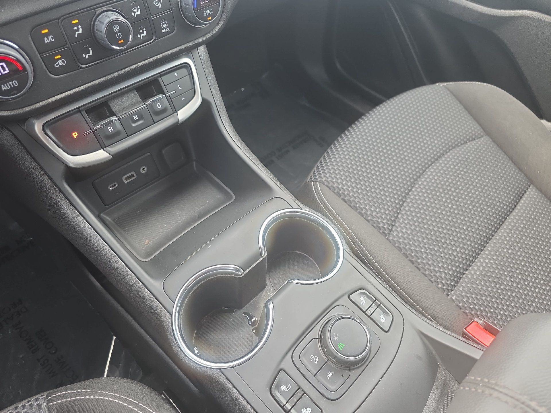 Used 2024 GMC Terrain SLE w/ Driver Convenience Package FWD image 24