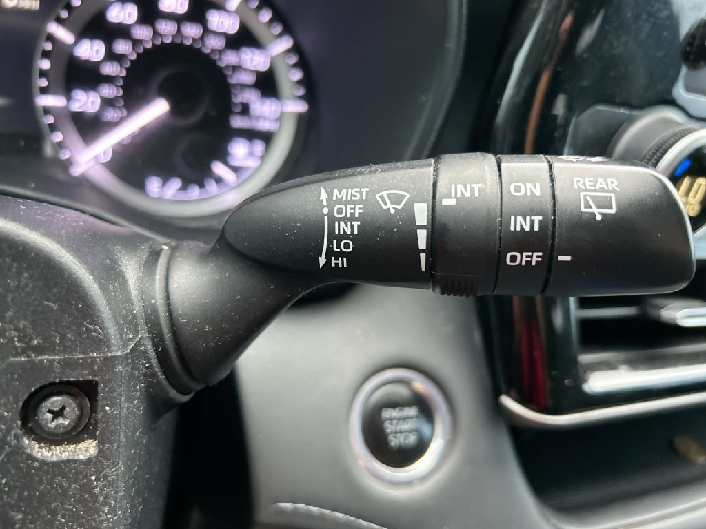 Used 2024 Toyota Highlander LE FWD image 19