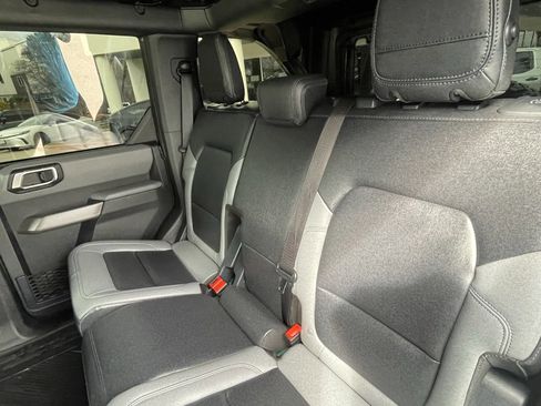 Used 2023 Ford Bronco Black Diamond w/ Sasquatch Package image 23