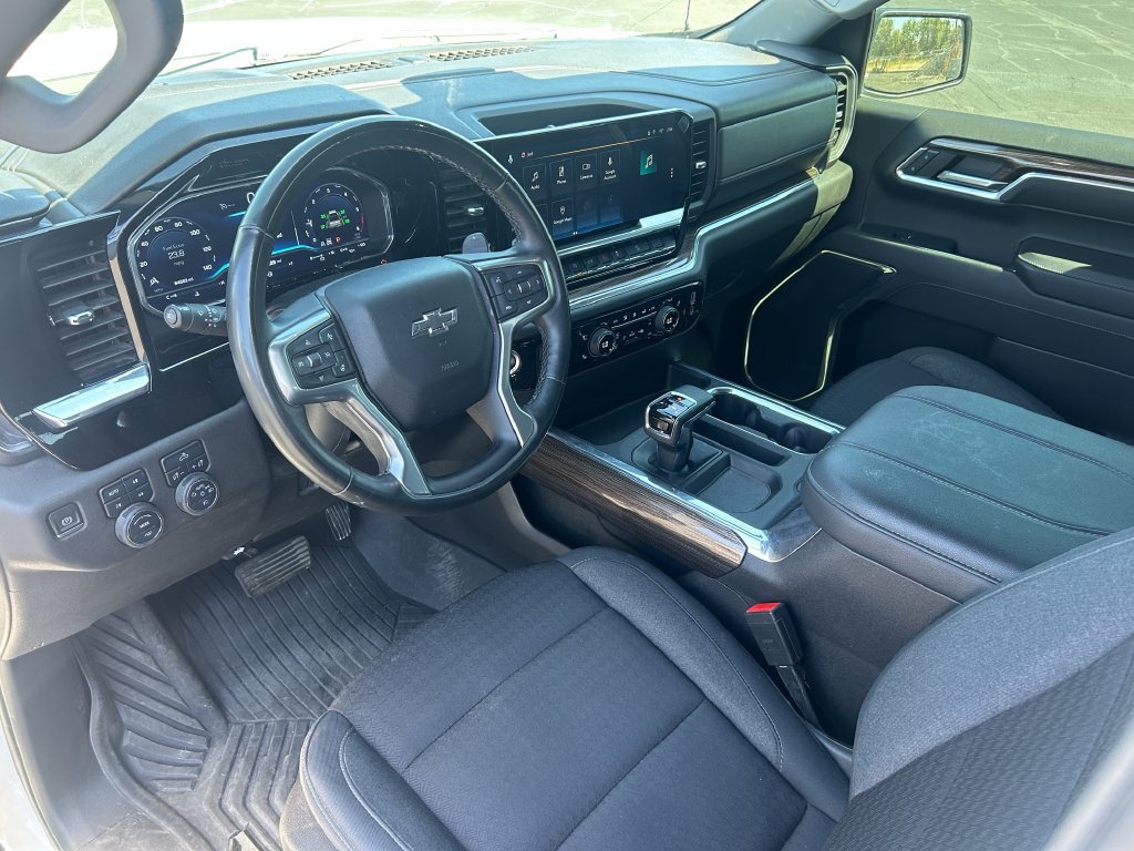 Used 2023 Chevrolet Silverado 1500 RST AWD/4WD image 25