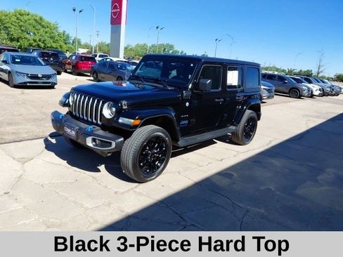 Used 2023 Jeep Wrangler Unlimited Sahara w/ Cold Weather Group AWD/4WD image 9