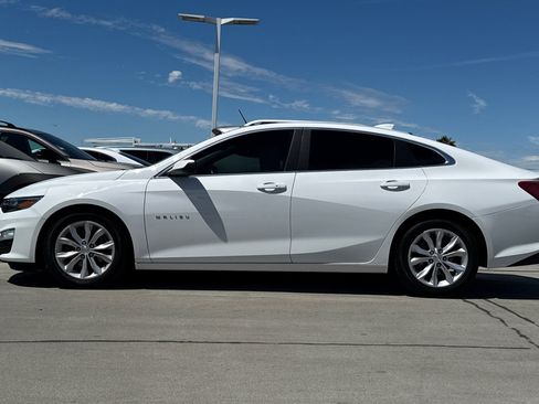 Used 2019 Chevrolet Malibu Hybrid w/ Leather Package FWD image 2