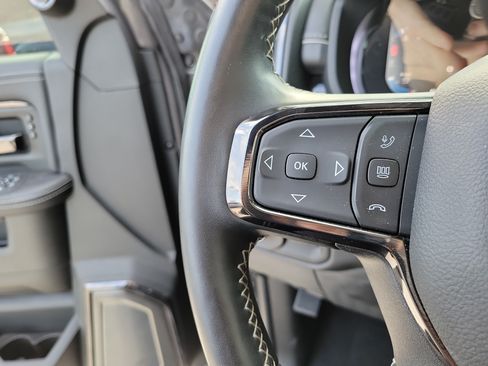 Used 2025 RAM 2500 Limited AWD/4WD image 30