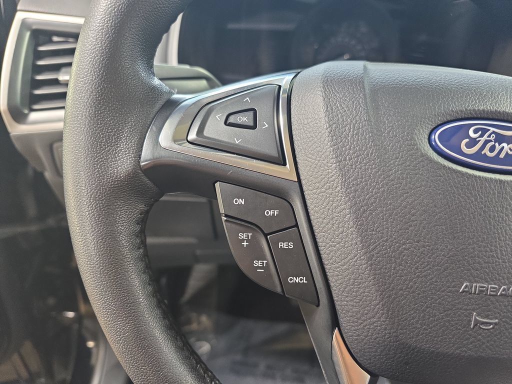 Used 2024 Ford Edge SEL AWD/4WD image 16