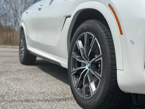 New 2026 BMW X6 xDrive40i w/ Climate Comfort Package AWD/4WD image 9