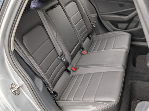 Used 2024 Volkswagen Jetta SE image 19