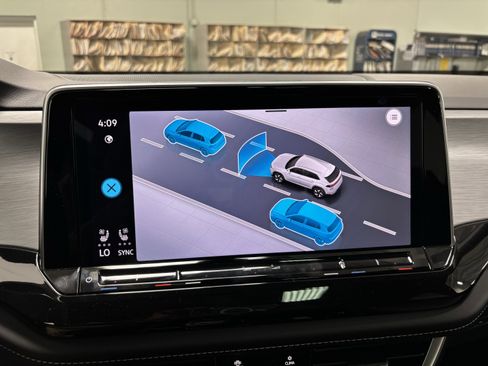 New 2026 Volkswagen Atlas Cross Sport SE image 22