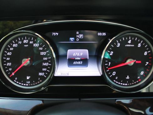 Used 2017 Mercedes-Benz E 300 4MATIC image 42