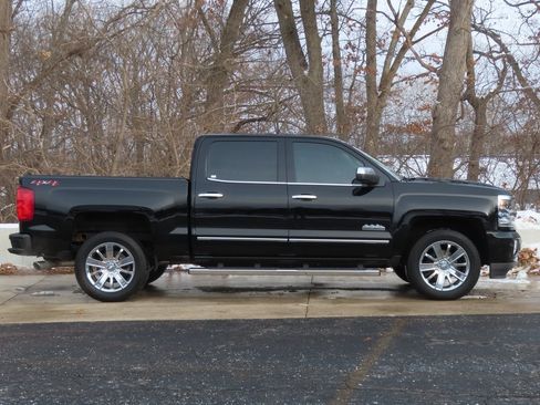Used 2018 Chevrolet Silverado 1500 High Country image 2