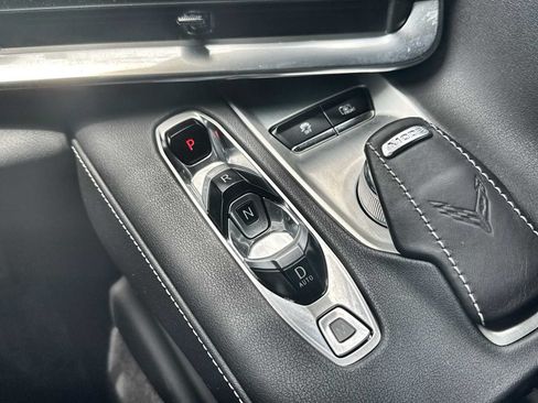 Used 2022 Chevrolet Corvette Stingray Preferred Cpe w/ Z51 Performance Package RWD image 21