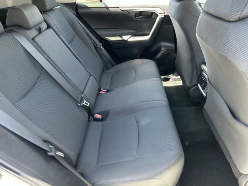 Used 2022 Toyota RAV4 LE w/ Carpet Mat Package (TMS) FWD image 27