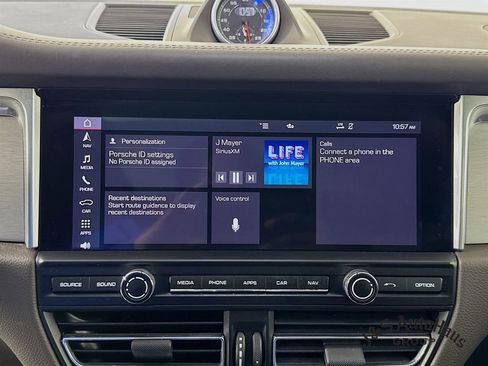 Used 2021 Porsche Macan Turbo image 17