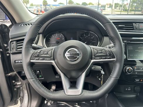 Used 2020 Nissan Rogue S w/ Special Edition Package FWD image 11
