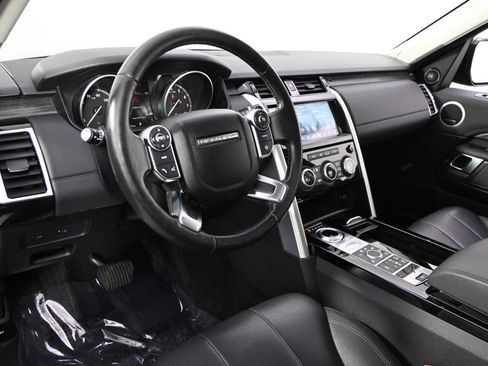 Used 2017 Land Rover Discovery HSE image 12