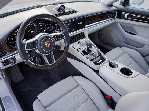 Used 2020 Porsche Panamera 4 Executive w/ Premium Package Plus image 17