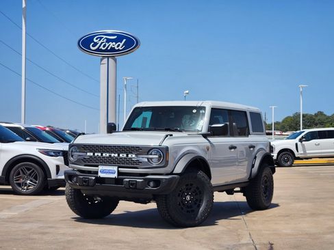 New 2026 Ford Bronco Badlands AWD/4WD image 2