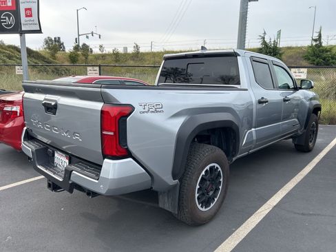 Used 2024 Toyota Tacoma TRD Off-Road w/ TRD Off Road Upgrade Package AWD/4WD image 4