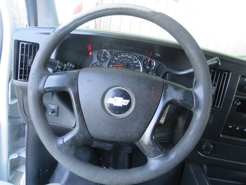 Used 2009 Chevrolet Express 2500 2500 Extended Cargo image 10