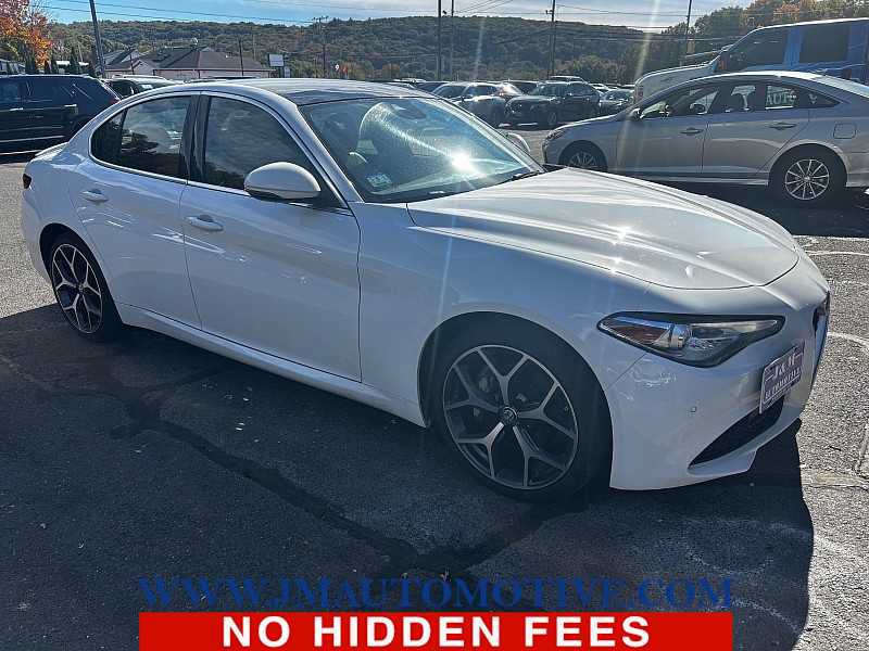 Used 2020 Alfa Romeo Giulia Ti w/ Active Blind Spot Package AWD/4WD image 5