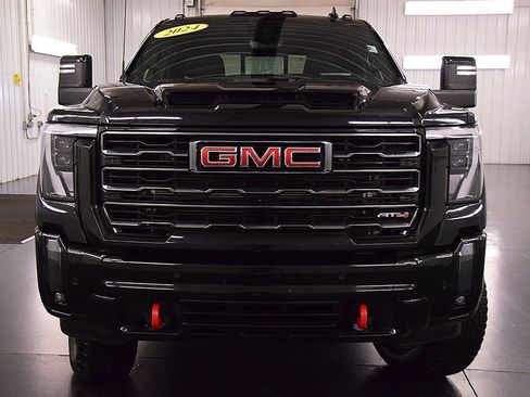Used 2024 GMC Sierra 2500 AT4 w/ AT4 Premium Plus Package image 2