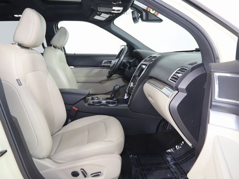 Used 2018 Ford Explorer Limited w/ Equipment Group 301A image 14