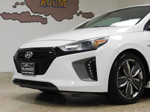 Used 2018 Hyundai Ioniq Limited FWD image 21