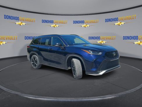 Used 2022 Toyota Highlander XSE FWD image 5