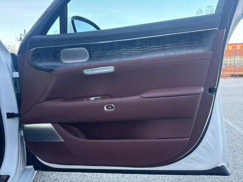 Used 2025 Genesis G90 3.5T image 36