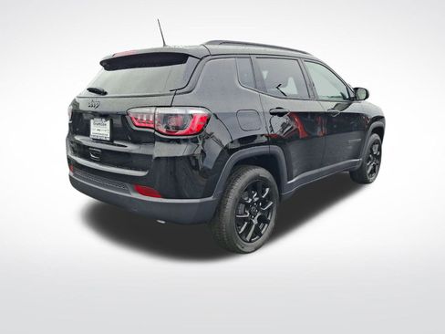 New 2026 Jeep Compass Latitude image 3