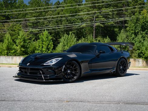 Used 2014 SRT Viper SRT-10 w/ Advanced Aerodynamics Package RWD image 3