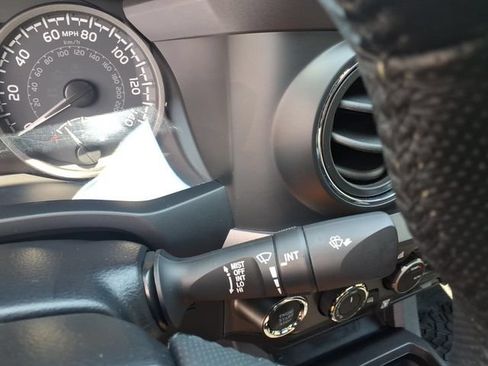 Used 2023 Toyota Tacoma TRD Pro AWD/4WD image 21