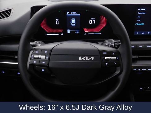 Used 2025 Kia K4 LXS image 18