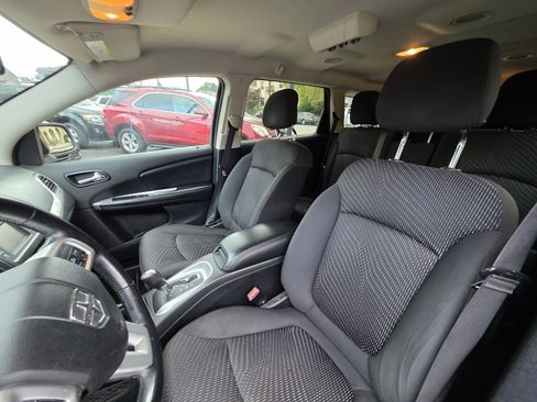 Used 2014 Dodge Journey SXT w/ Flexible Seating Group image 20