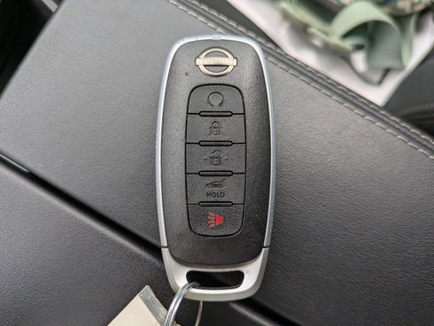 Certified 2025 Nissan Rogue SV FWD image 28