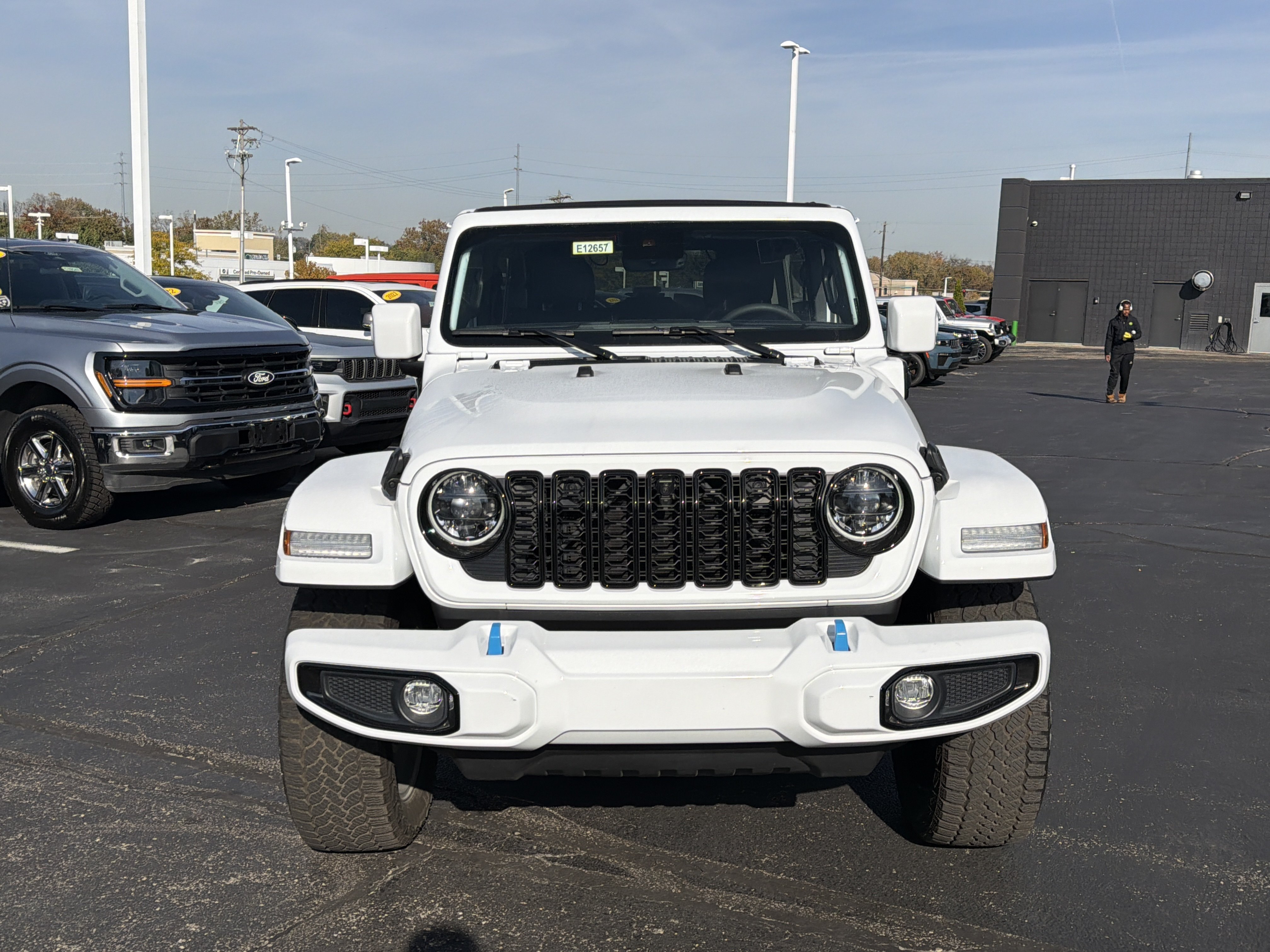 Used 2024 Jeep Wrangler High Altitude AWD/4WD image 3