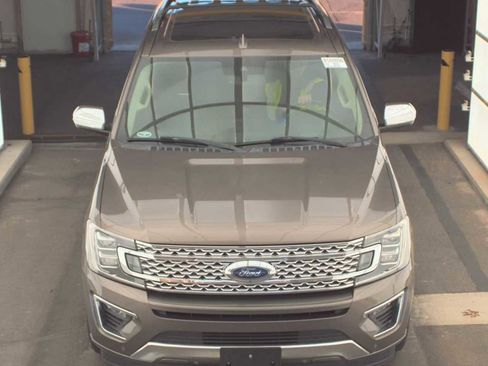 Used 2018 Ford Expedition Platinum image 2