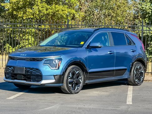 Used 2023 Kia Niro Wind w/ Wind Preserve Package FWD image 7