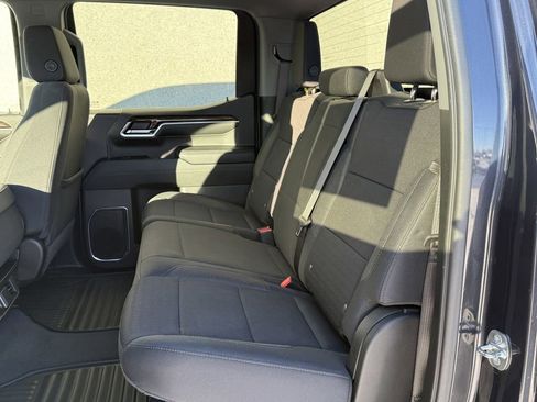 Used 2024 GMC Sierra 1500 SLE image 28