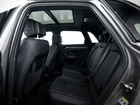 New 2025 Audi Q3 2.0T Premium image 16