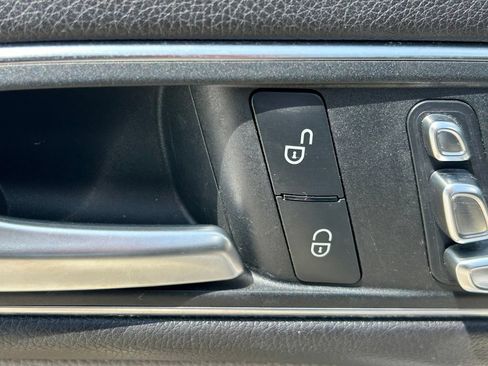 Used 2018 Mercedes-Benz CLA 250 4MATIC image 24