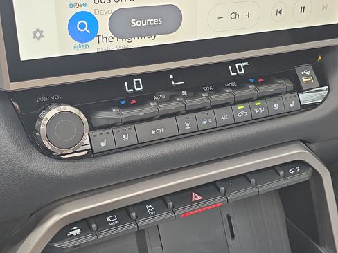 Used 2026 Toyota Tundra Limited image 19