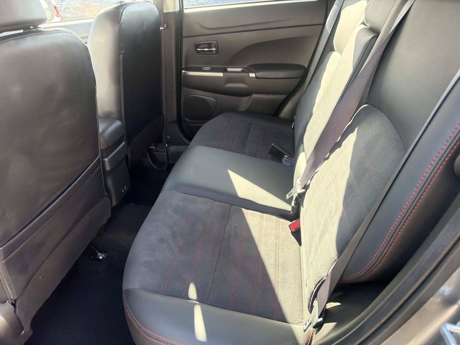 Used 2025 Mitsubishi Outlander Sport SE AWD/4WD image 11