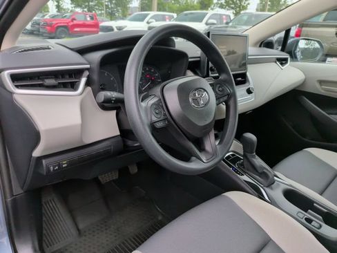 Used 2025 Toyota Corolla LE w/ LE Premium Package FWD image 17