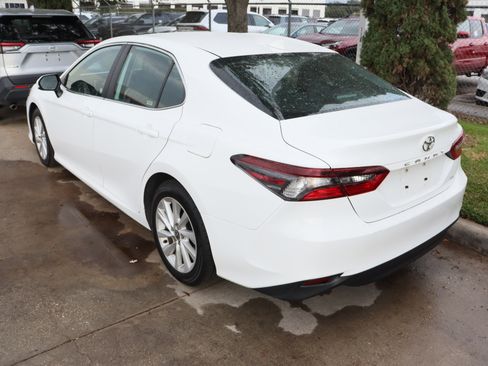 Used 2024 Toyota Camry LE image 7
