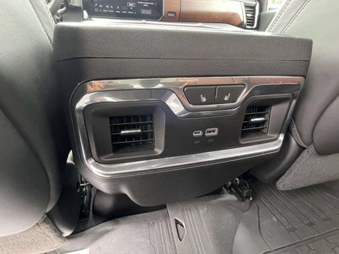 Used 2024 GMC Sierra 2500 Denali Ultimate AWD/4WD image 12