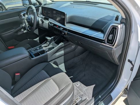 Certified 2024 Kia Sorento LX FWD image 13